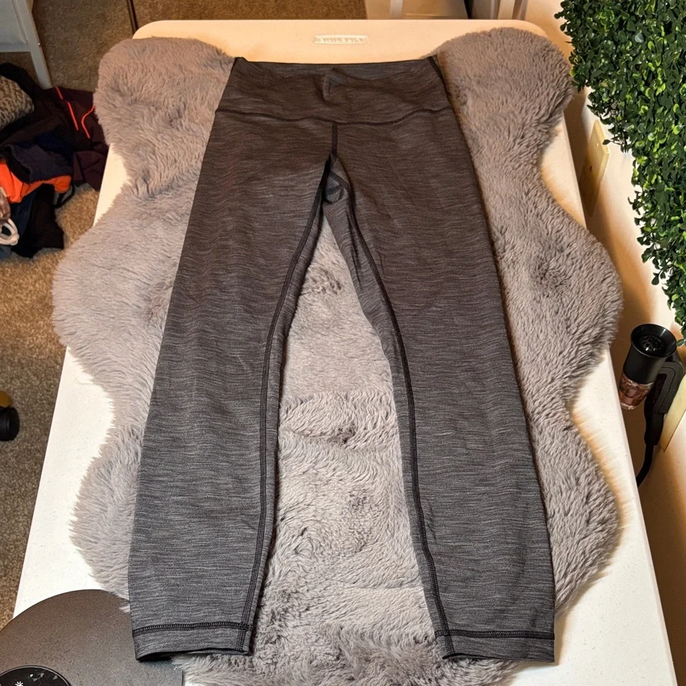 lululemon athletica Charcoal High-Rise Leggings Size 4 - Picture 5 of 6